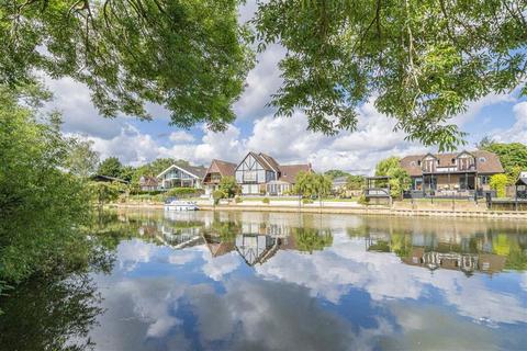 undefined, Park Avenue, Staines-Upon-Thames TW19