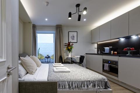 Studio to rent, Emperors Gate, London SW7