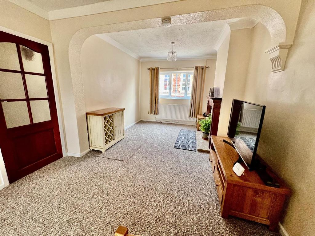 Lounge/Dining Room