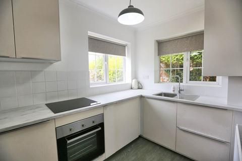 1 bedroom flat to rent, St Mawes Court, Fallibrome Road