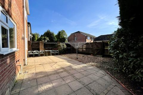 4 bedroom detached house to rent, Canford Road, Bournemouth, Dorset, BH11