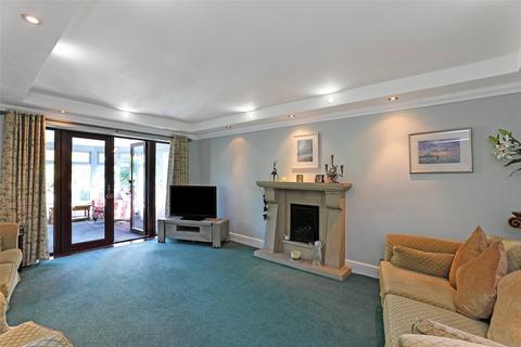 16 Carlton Croft, Wakefield, WF2 6DA