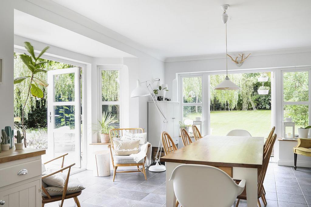Dining room 06.jpg