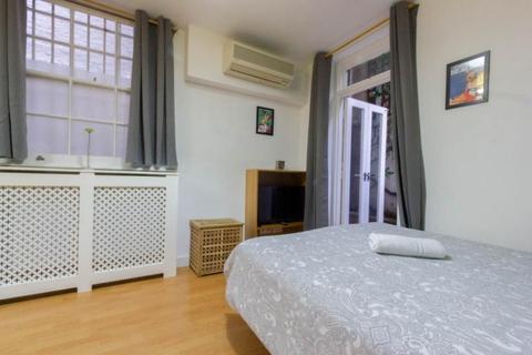 undefined, Pimlico, London SW1V