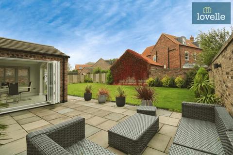 7 Oakfield Lane, Waltham, Grimsby, DN37 0BN