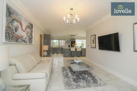 7 Oakfield Lane, Waltham, Grimsby, DN37 0BN