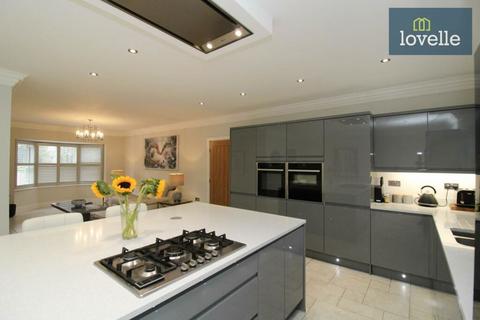 7 Oakfield Lane, Waltham, Grimsby, DN37 0BN
