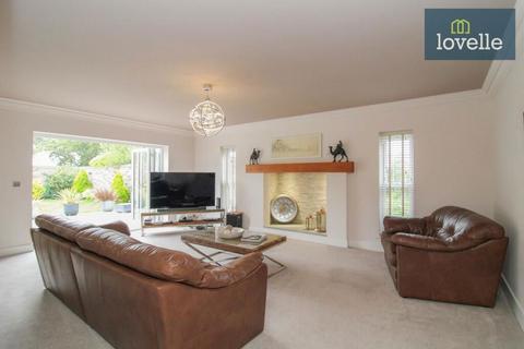 7 Oakfield Lane, Waltham, Grimsby, DN37 0BN