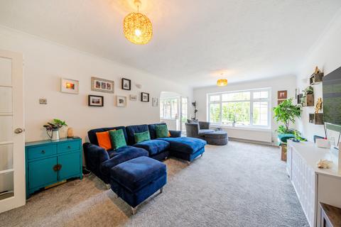 4 bedroom detached house for sale, Bullers Wood Drive, Chislehurst