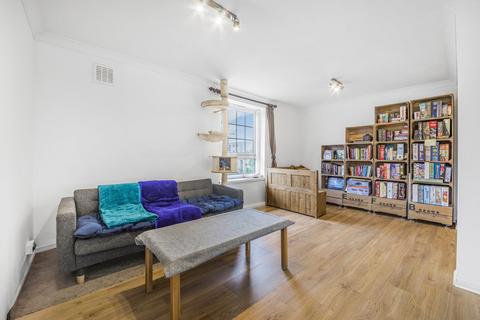 2 bedroom flat for sale, Akbar House, Cahir Street, London