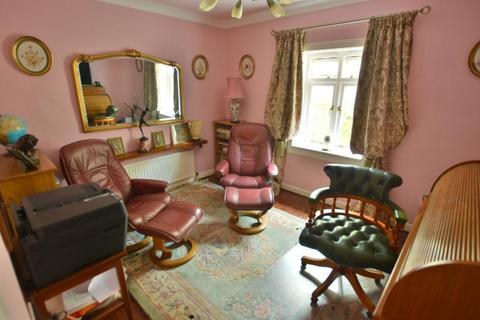 2 bedroom bungalow for sale, Quarry Close, Colehill, BH21 2NR
