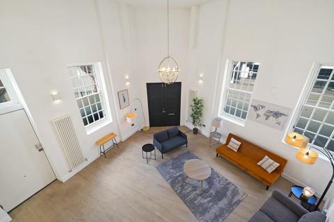 2 bedroom flat for sale, 24 Station Approach, Tadworth KT20