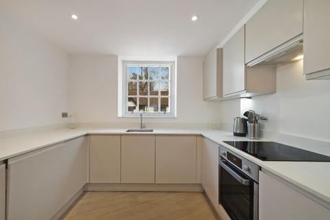 2 bedroom flat for sale, 24 Station Approach, Tadworth KT20