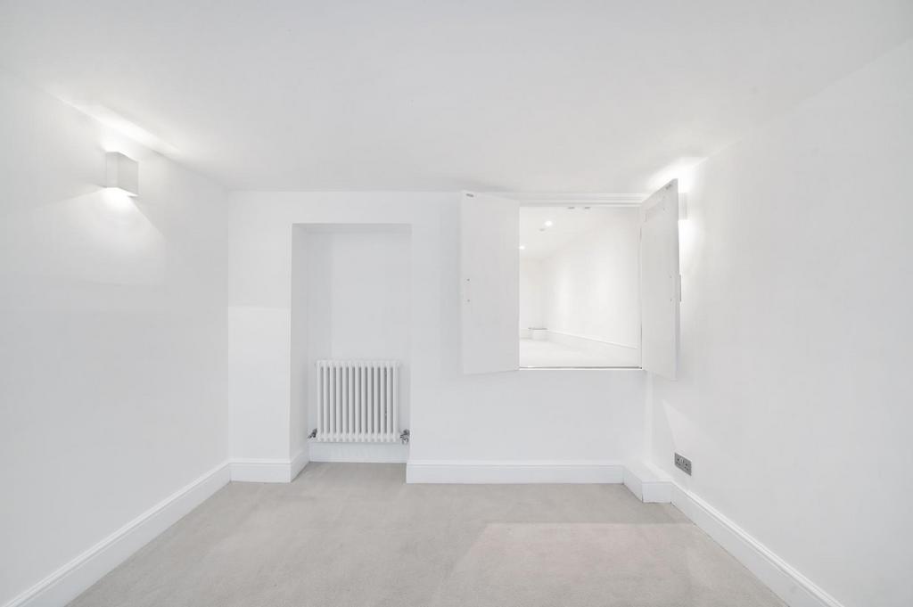 Flat 3, Eagle House - KMN2o L2t O2 OGq Mg S5q4w.jpg