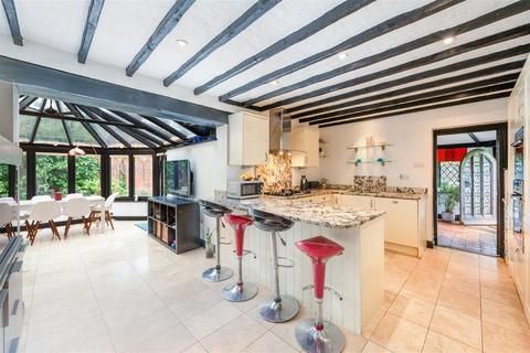 4 bedroom detached house for sale, Woodcote Close, Epsom