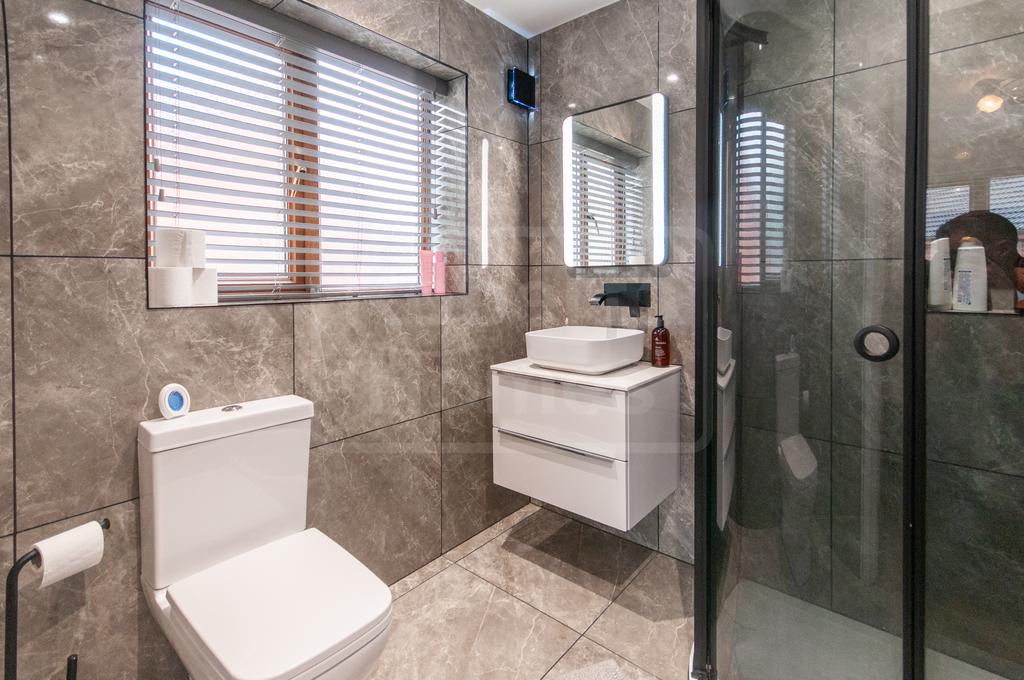 Bed 2 Ensuite