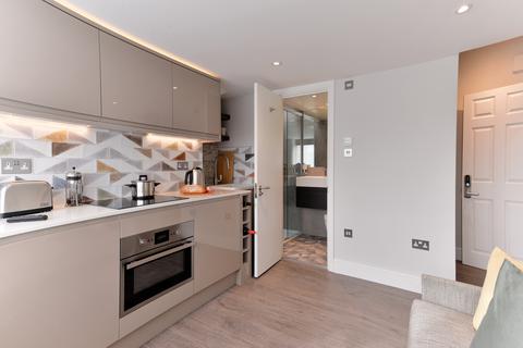 Studio to rent, Kingdon Road, London NW6