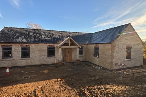 undefined, The Green, Lincoln LN5