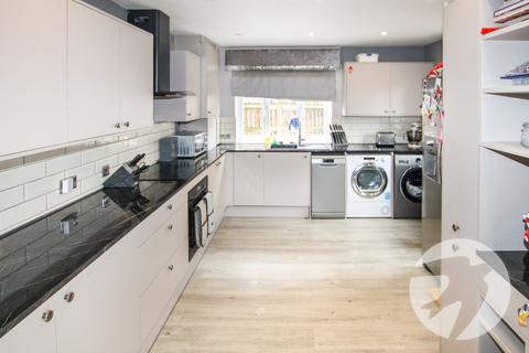 615 Westhorne Avenue, London, SE9 6JX