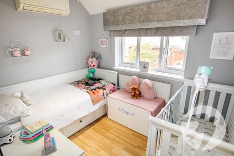 615 Westhorne Avenue, London, SE9 6JX