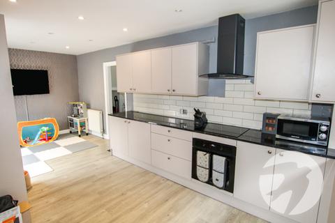 615 Westhorne Avenue, London, SE9 6JX