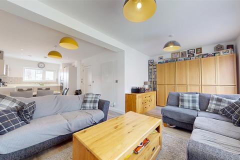 4 bedroom end of terrace house for sale, Stockholm Chase, Milton Keynes MK10