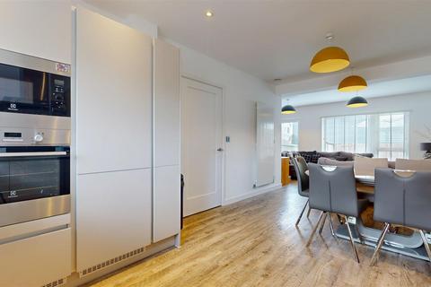 4 bedroom end of terrace house for sale, Stockholm Chase, Milton Keynes MK10
