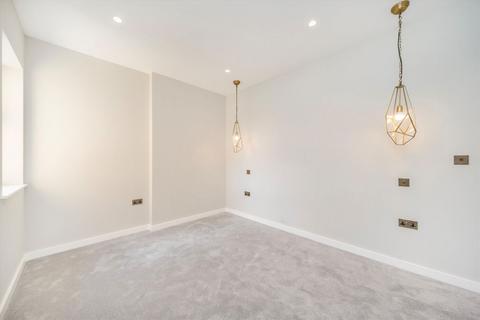 2 bedroom maisonette for sale, The Broadway, Wimbledon SW19