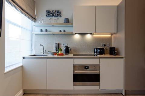 Studio to rent, Emperors Gate, London SW7