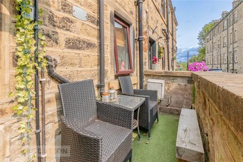 18 Back Lane, Holmfirth, HD9 1HG