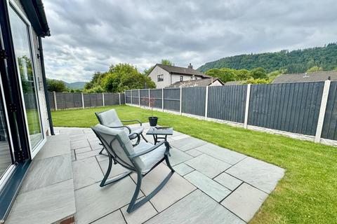 undefined, Llys Y Wennol, Llanrwst