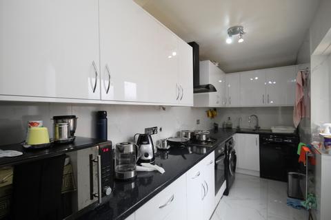 4 bedroom terraced house to rent, Greenbank Avenue, Wembley, Middlesex, HA0