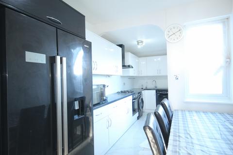 4 bedroom terraced house to rent, Greenbank Avenue, Wembley, Middlesex, HA0