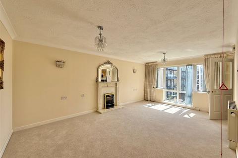 2 bedroom apartment for sale, Southfields Road, Eastbourne, East Sussex, BN21