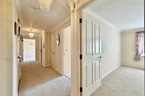 2 bedroom apartment for sale, Southfields Road, Eastbourne, East Sussex, BN21