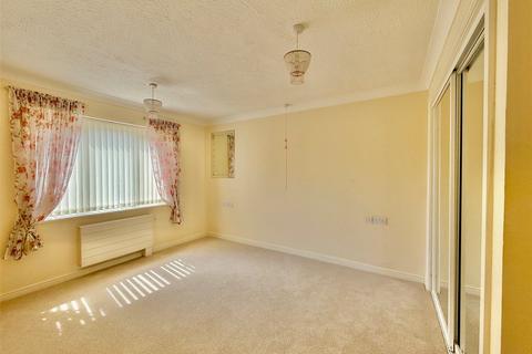 2 bedroom apartment for sale, Southfields Road, Eastbourne, East Sussex, BN21