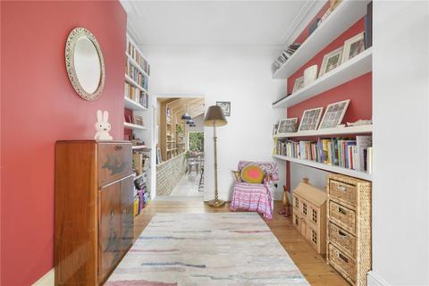 31 Almington Street, London, N4 3BG