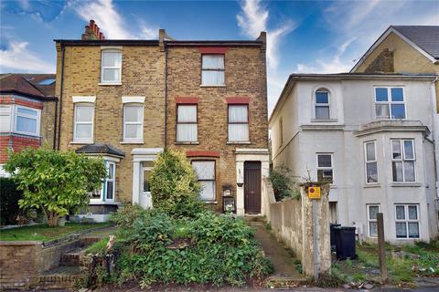 5 bedroom semi-detached house for sale, Wrotham Road, Gravesend, Kent, DA11