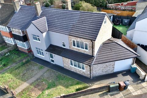 undefined, Levine Gardens, Barking, IG11