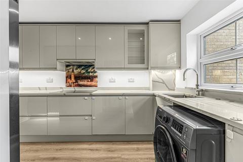 undefined, Ladys Close, Hertfordshire WD18