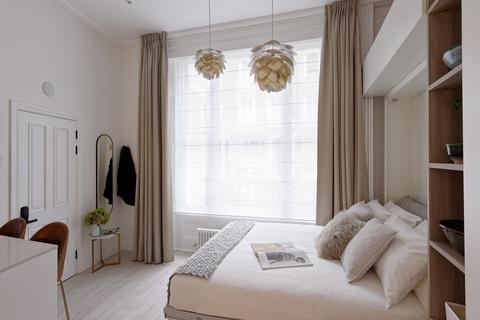 Studio to rent, Linden Gardens, London W2