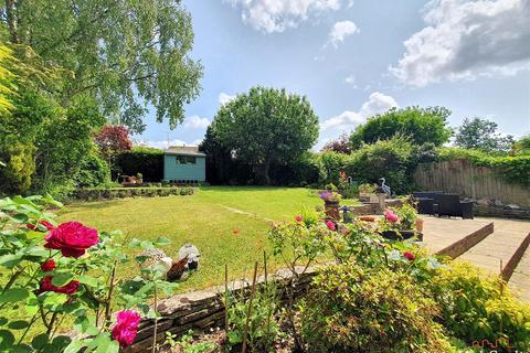 undefined, Woodlands Way, Horsham RH13