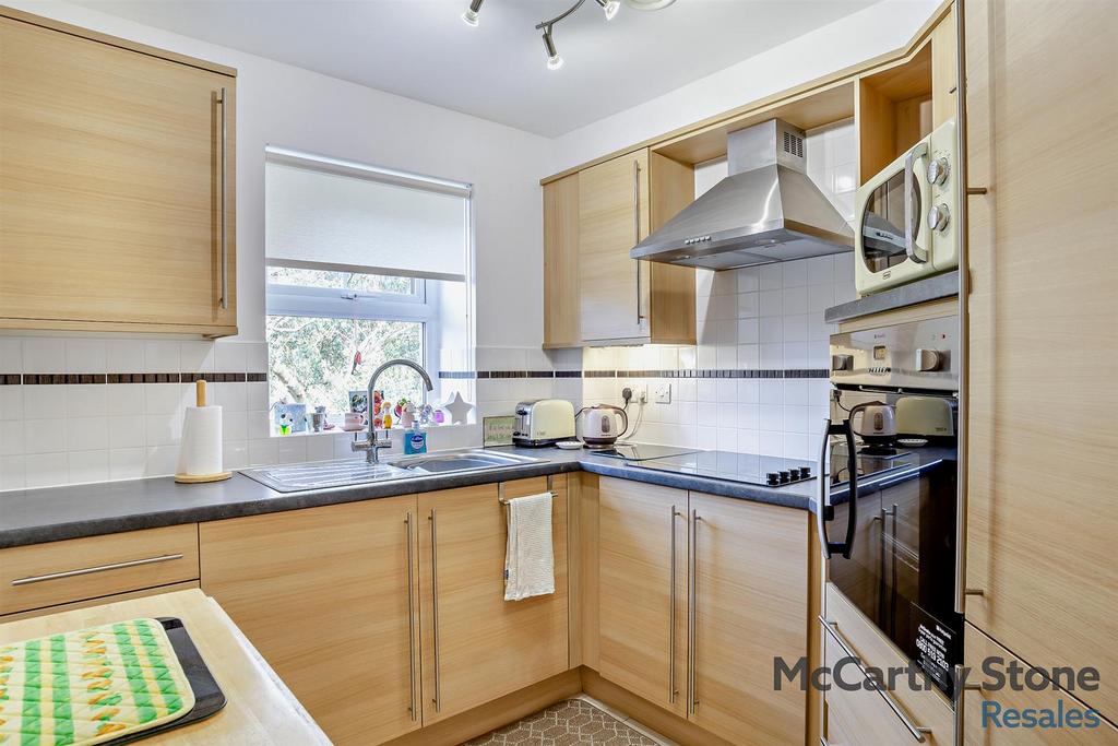 Kitchen: