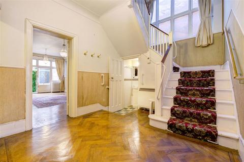 undefined, Finchley Road, Golders Green, NW11