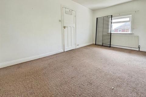 10 Ashbourne Garth, Bradford, BD2 4EA