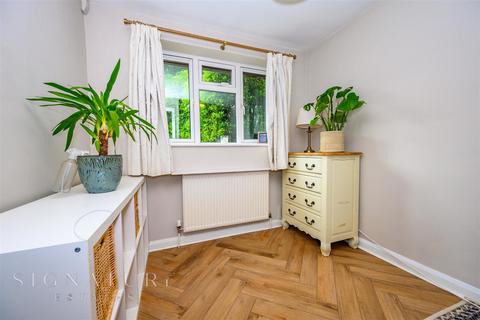 21 Berkeley Close, Abbots Langley, WD5 0XB