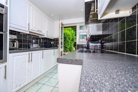 21 Berkeley Close, Abbots Langley, WD5 0XB