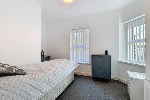 2 bedroom end of terrace house to rent, Cumnock Place, Splott, Cardiff