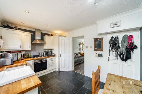 18 Blacksmith Close, Springfield, Chelmsford, CM1 6SY