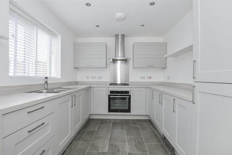4 bedroom detached house to rent, Latham Vale, Howden